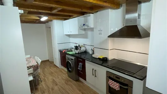 Rooms in Málaga - photo 8