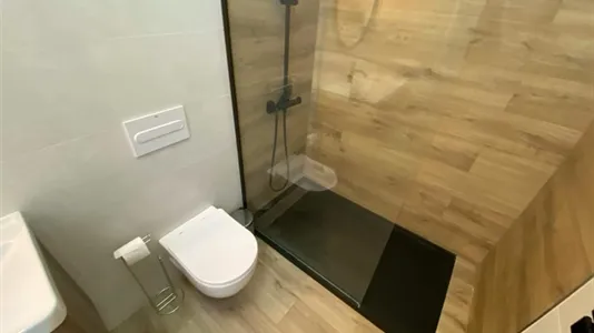 Rooms in Madrid Centro - photo 9