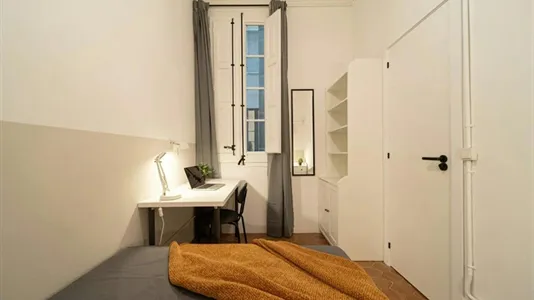 Rooms in Barcelona Eixample - photo 3