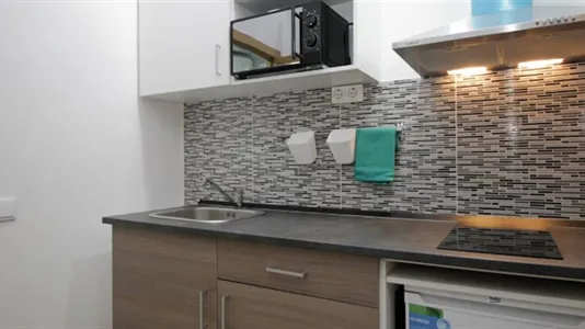 Rooms in Barcelona Ciutat Vella - photo 7