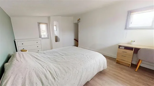 Rooms in Nîmes - photo 2