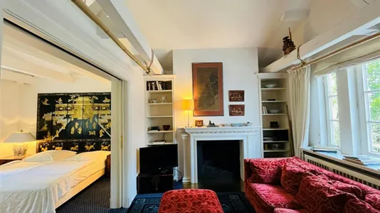 Houses in Location is not specified - photo 1