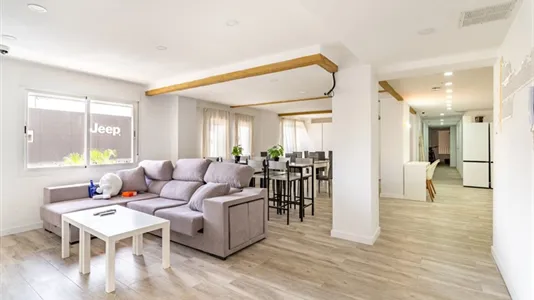 Rooms in Málaga - photo 9