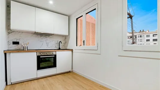 Rooms in Barcelona Eixample - photo 8