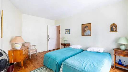 Apartments in Paris 16éme arrondissement (North) - photo 4