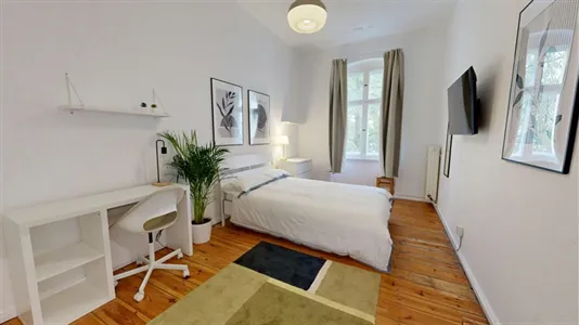 Apartments in Berlin Neukölln - photo 4