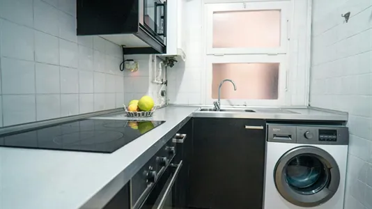 Rooms in Barcelona Eixample - photo 8