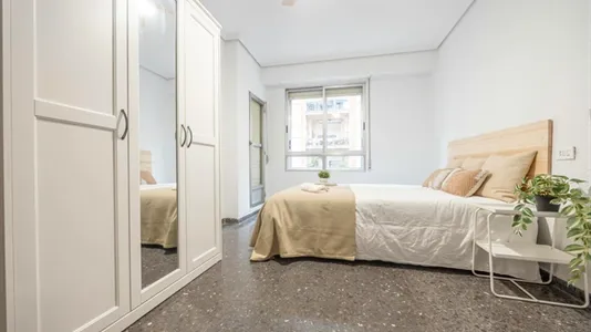 Rooms in Valencia Extramurs - photo 5