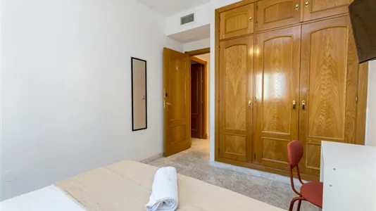 Rooms in Málaga - photo 5