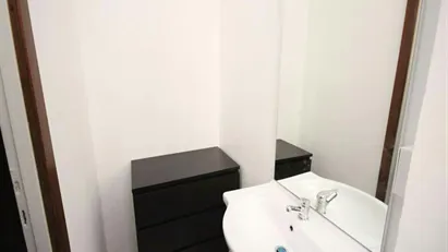 Room for rent in Milano Zona 6 - Barona, Lorenteggio, Milan