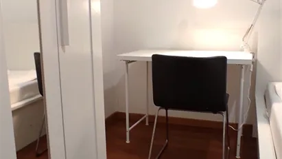 Room for rent in Roma Municipio VII – Appio-Latino/Tuscolano/Cinecittà, Rome