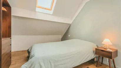 Room for rent in L'Haÿ-les-Roses, Île-de-France