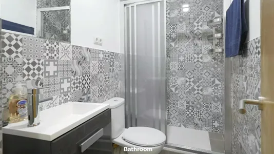 Rooms in Barcelona Ciutat Vella - photo 10