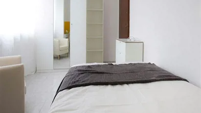 Room for rent in Milano Zona 5 - Vigentino, Chiaravalle, Gratosoglio, Milan