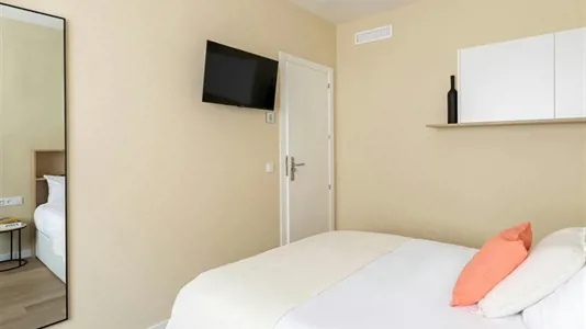 Rooms in Madrid Chamberí - photo 2