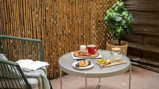 Rooms in Barcelona Ciutat Vella - photo 9