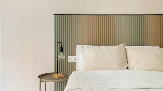 Rooms in Barcelona Eixample - photo 5