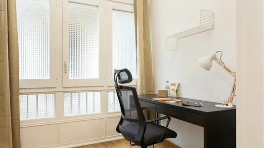 Rooms in Barcelona Ciutat Vella - photo 5