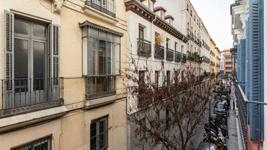 Rooms in Madrid Centro - photo 8