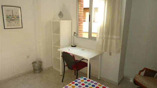 Rooms in Córdoba - photo 4