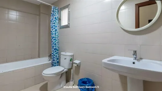 Rooms in Valencia Ciutat Vella - photo 4