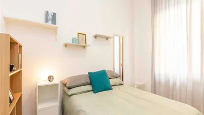 Room for rent in Milano Zona 4 - Vittoria, Forlanini, Milan