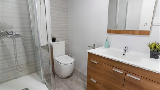 Rooms in Madrid Centro - photo 9