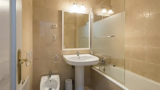 Rooms in Madrid Centro - photo 10