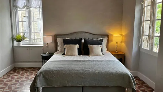 Houses in Béziers - photo 3