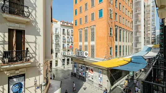 Rooms in Madrid Centro - photo 8