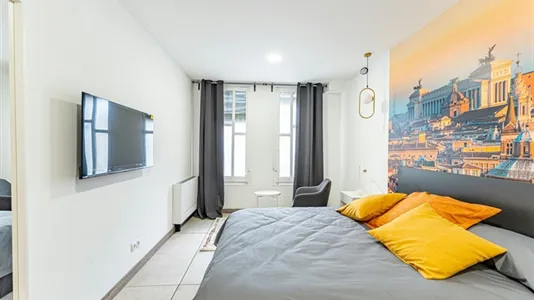 Rooms in Madrid Centro - photo 2