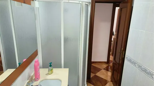 Rooms in Málaga - photo 7