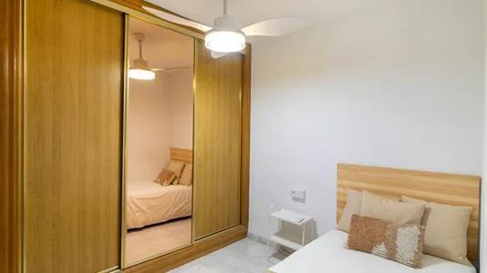 Rooms in el Camí de Vera - photo 4