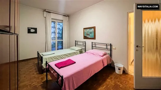 Rooms in Milano Zona 8 - Fiera, Gallaratese, Quarto Oggiaro - photo 1