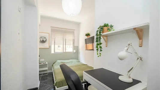 Rooms in Málaga - photo 2