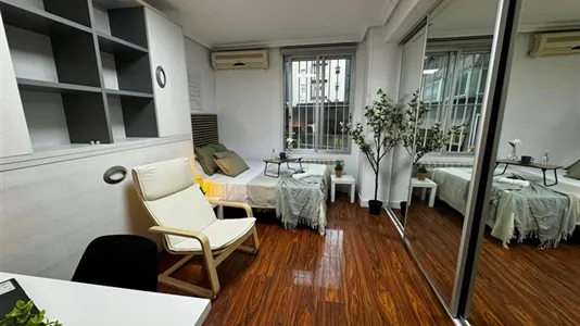 Rooms in Madrid Chamartín - photo 5