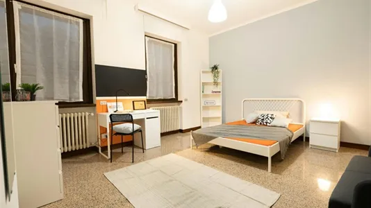 Rooms in Lecco - photo 1