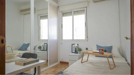 Rooms in Madrid Ciudad Lineal - photo 1
