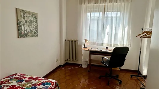 Rooms in Milano Zona 8 - Fiera, Gallaratese, Quarto Oggiaro - photo 3