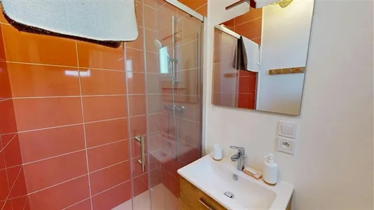 Rooms in Saint-Julien-en-Genevois - photo 8