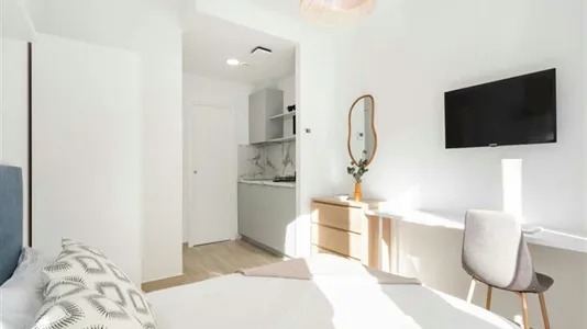 Rooms in Madrid Fuencarral-El Pardo - photo 1