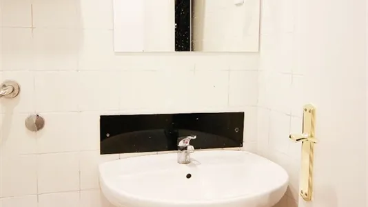 Rooms in Barcelona Eixample - photo 8