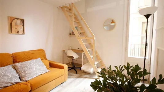 Rooms in Barcelona Ciutat Vella - photo 8