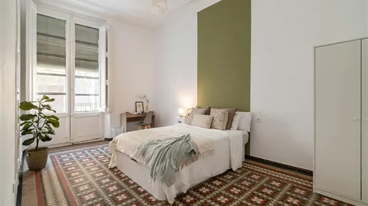 Rooms in Barcelona Ciutat Vella - photo 5