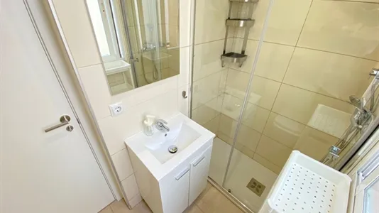 Rooms in Madrid Tetuán - photo 10