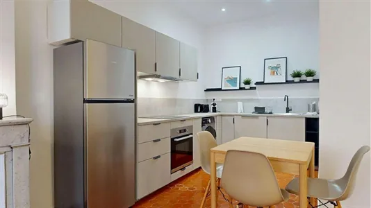 Apartments in Toulon - photo 5