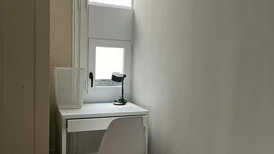 Rooms in Barcelona Ciutat Vella - photo 4