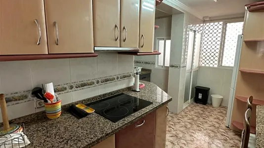 Rooms in Málaga - photo 10