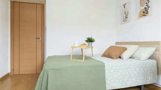 Rooms in Adaro - photo 3