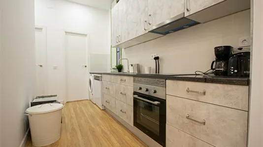 Rooms in Barcelona Ciutat Vella - photo 6